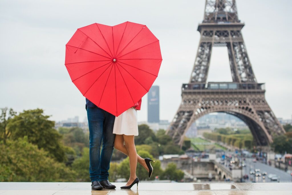 Pause romantique au Trocadéro