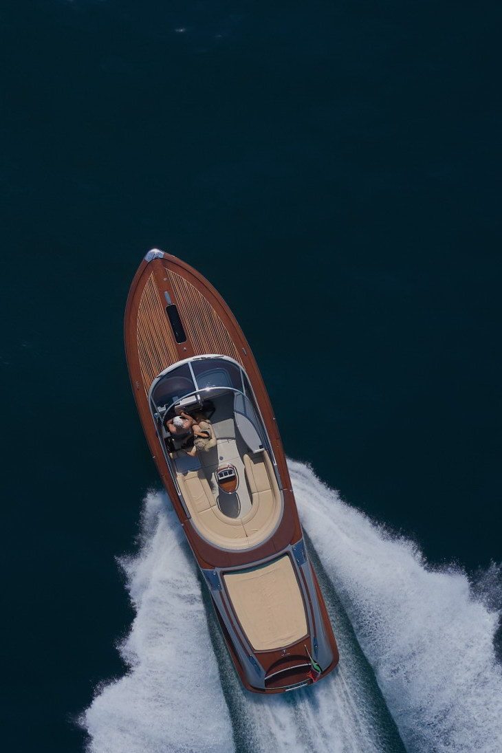 bateau riva luxe couple bateau riva luxe couple