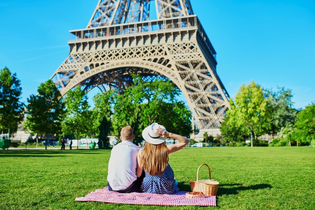 Pique-nique romantique à Paris en amoureux